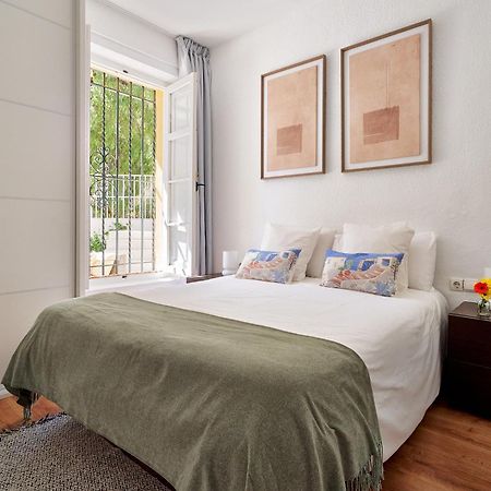 Villa Rosita Suites En Playa De La Malagueta Con Terraza Malaga Luaran gambar