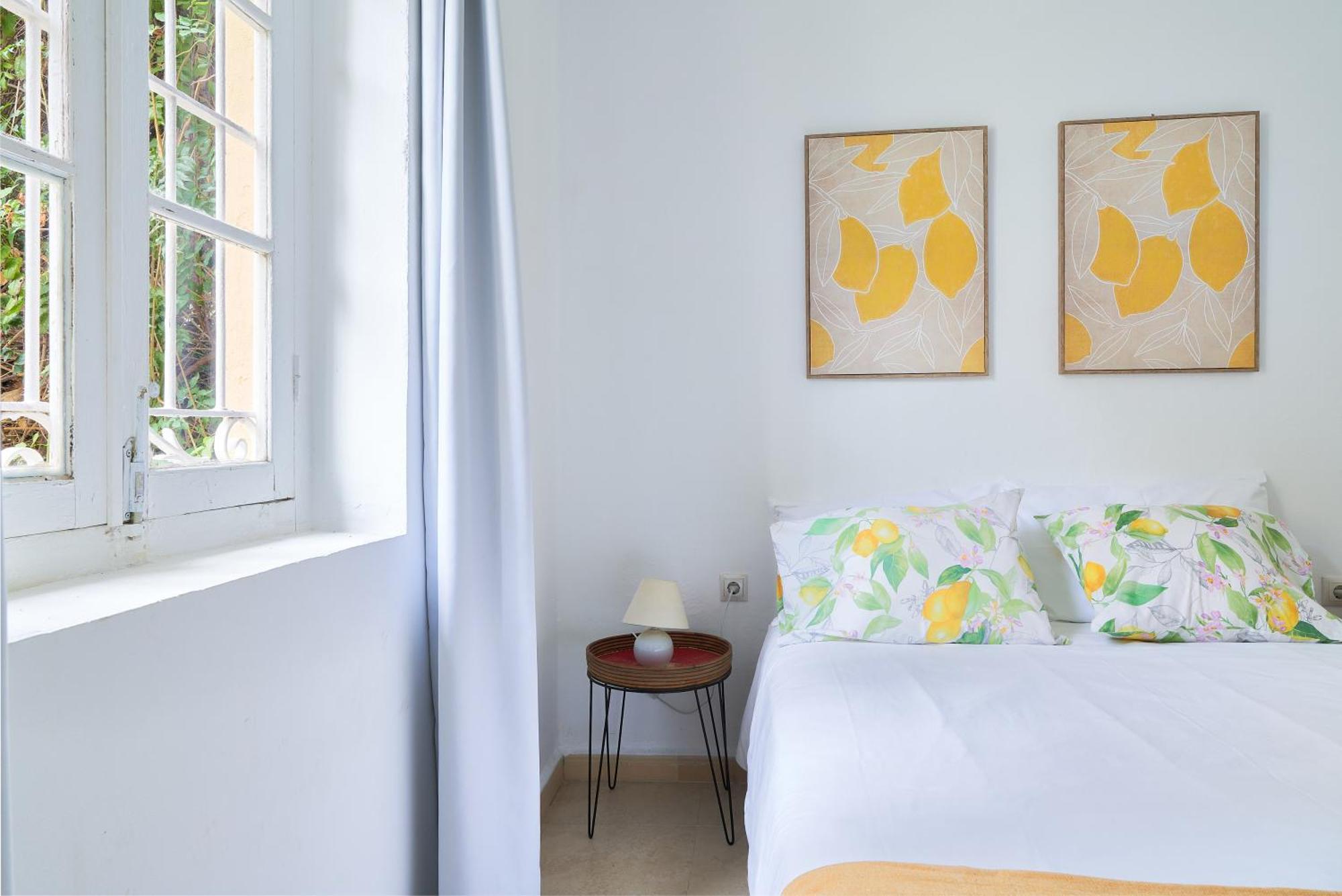 Villa Rosita Suites En Playa De La Malagueta Con Terraza Malaga Luaran gambar